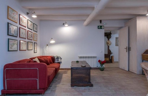 Castellnou de Bages Apartment | Top-Rated La Vila d'Argençola - Family & Pet Friendly Stays