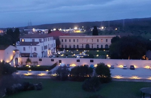 Livorno Apartment | La Villa Apartments: 5 Beds with Ocean View & Private Parking