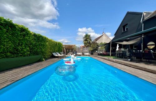 Moret-Loing-et-Orvanne House | La Villa d'ElodibiZa: Poolside Retreat Just 45 Minutes from Paris