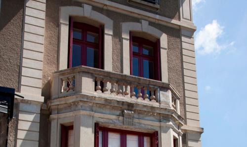 Mazamet Bed & Breakfast | Escape to La Villa de Mazamet with Spa and Ocean Views