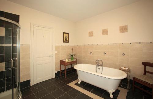 Mazamet Bed & Breakfast | Escape to La Villa de Mazamet with Spa and Ocean Views