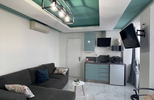 Rio Velez House | Top-Rated La Villa del Sastre with Pool & Spa Amenities