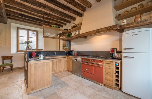 Marnes Cottage | Relax at La Villa Des Licoches with Ocean Views & Spa
