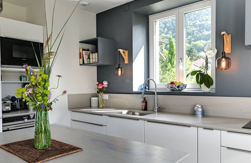 Menthon-Saint-Bernard Villa | La Villa des Vignes