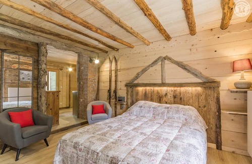 Termignon Apartment | Oceanfront Escape at La VILLA du DORON - Rated 9.6/10