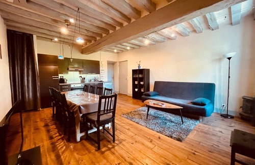 Thiveral-Grignon Apartment | Inviting La Villa Du Moulin de Champie - Family-Friendly Retreat