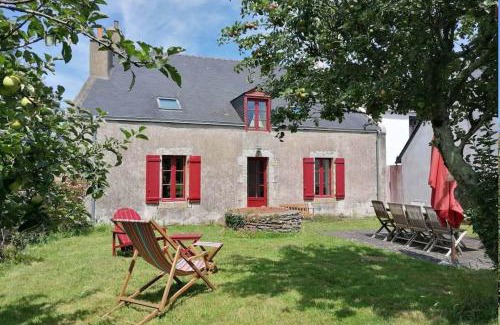 Saint-Gildas-de-Rhuys Villa | Cozy Stay at LA VILLA GABRIELLE - Between Town & Beach
