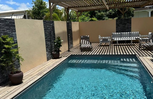 Destrellan Villa | La Villa Jasmin: Relaxing Retreat with Heated Pool & Jacuzzi