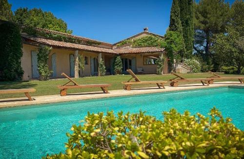 Pontes Villa | Discover Villa La Source: Pet-Friendly Retreat in Aix