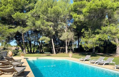 Pontes Villa | Discover Villa La Source: Pet-Friendly Retreat in Aix