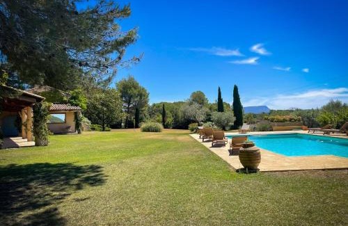 Pontes Villa | Discover Villa La Source: Pet-Friendly Retreat in Aix