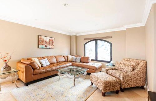 Calabasas Villa | Lake View Calabasas Villa with Private Pool and Hot Tub