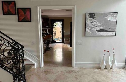 Calabasas Villa | Lake View Calabasas Villa with Private Pool and Hot Tub