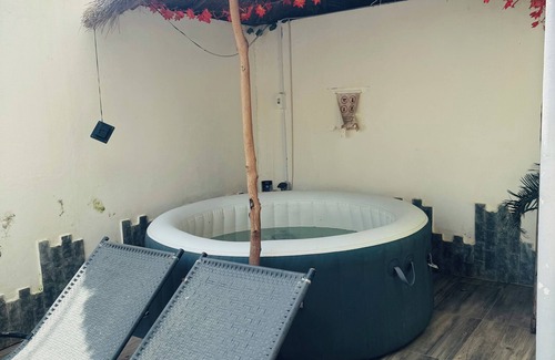 Saly Petite Cote Villa | La Villa les Iris PISCINE and JACUZZI