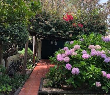 Charneca de Caparica e Sobreda Villa | Explore La Villa Lisboa: Family-Friendly Vacation Retreat