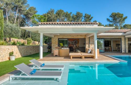 Opio House | Discover La Villa Miel: Oceanfront Retreat with Spa & Pool