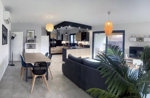 Casteljaloux House | Relax at La Villa Morey with Pool & Spa Amenities