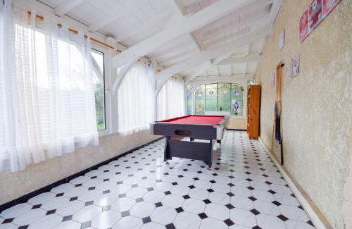 Sabres House | Relaxing Villa with Pool and Billiards - Rated 9.3/10!
