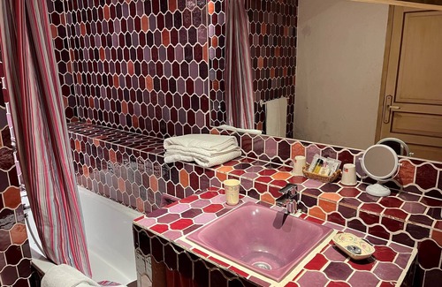 Vence Hotel | Family-Friendly LA Villa Roseraie with Ocean View & Pets Welcome