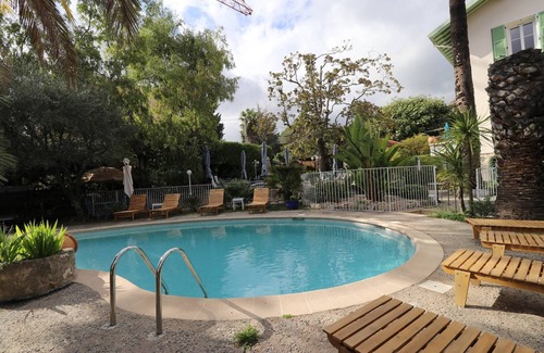 Vence Hotel | Family-Friendly LA Villa Roseraie with Ocean View & Pets Welcome