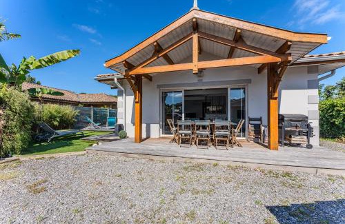 Gujan-Mestras House | Indulge at La Villa Sirelis with Pool and Spa Amenities