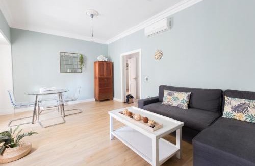 Centro Apartment | Stunning Ocean View at La Villa Suite Málaga - 8.4/10 Rating