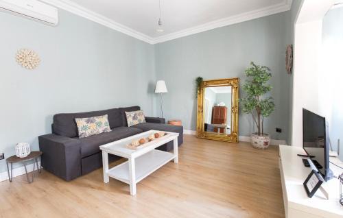 Centro Apartment | Stunning Ocean View at La Villa Suite Málaga - 8.4/10 Rating