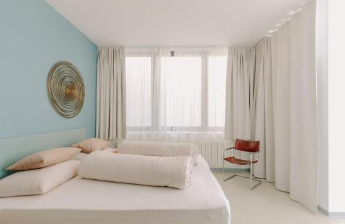 Lana Apartment | La Villetta N°17: Oceanfront Escape with 9.7/10 Rating