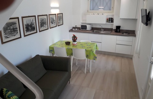 Malcesine House | Experience LA VILLETTA: Scenic Views & Kitchen Amenities