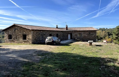 Alcanices House | Discover La Viña: Your Ideal Retreat with Spa & Pool