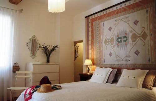 Grambois Bed & Breakfast | Highly Rated La Vita Dolce Retreat in Beautiful Luberon