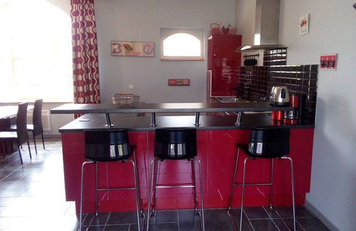 Lerne House | Experience The Flywhere: Scenic Views & Relaxing Amenities