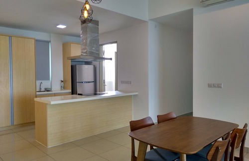 Bayan Lepas Apartment | Experience La Vue at Oceanfront: Family-Friendly Retreat