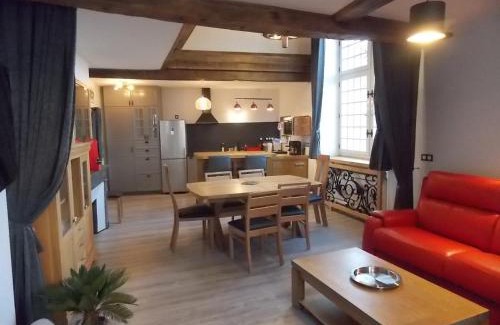 Commercy House | Indulge at La Vue De Château: 5-Star Spa & Hot Tub Retreat
