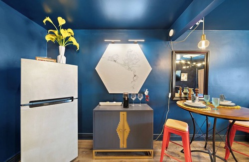 Montrose Apartment | LAB2 - Montrose Artful, Urban Retreat, LAB2 - Montrose Artful, Urban Retreat