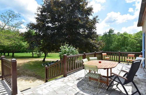 Villefranche-du-Perigord House | Inviting Lantheuil Home with Garden and Pet-Friendly Amenities