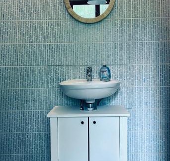Miskolc-Tapolca Apartment | Budget-Friendly LaBONI Apartman: Pet and Child Friendly Stay