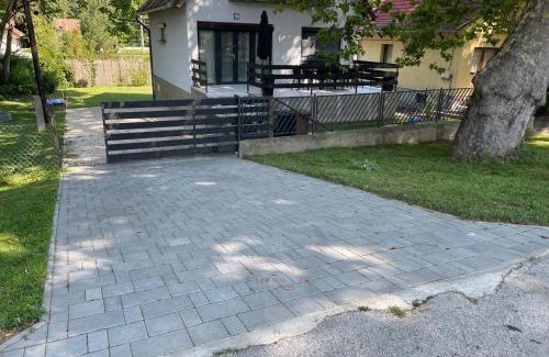 Balatonszemes House | Discover Ozark Balatonszemes: Top-Rated Family Escape