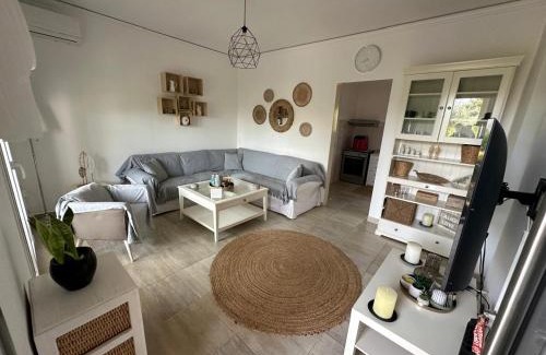 Kokkoni House | Experience Labrini's House: Oceanfront Bliss for Families