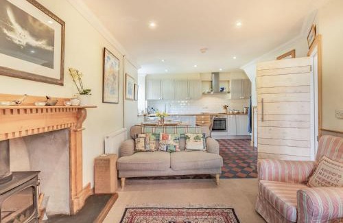 Cresswell Quay House | Discover Laburnham Cottage: Family & Pet-Friendly Retreat