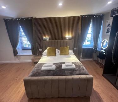 Wylam House | Charming Laburnum Guest House with Restaurant & Pet Perks