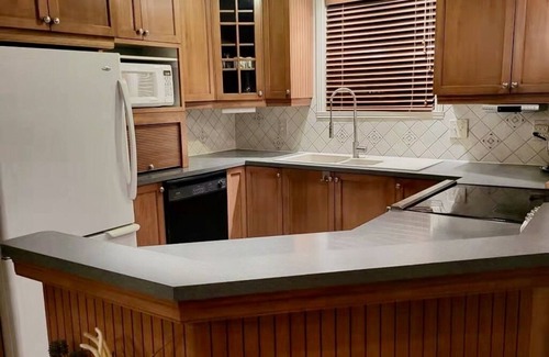 Lac-Brome House | Charming Lac Brome Suite with Lakeview and Premium Amenities