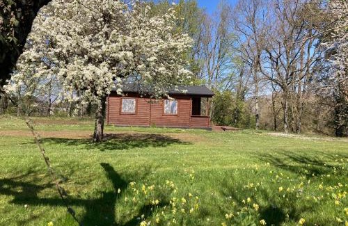 Herry Apartment | Tranquil Lac De Lumiere: Guest Rated 9.8, Pet Friendly Escape