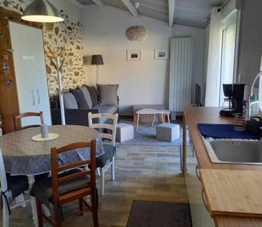 Saint-Lumine-de-Coutais House | Lac Grand Lieu : maisonnette au calme avec jardin