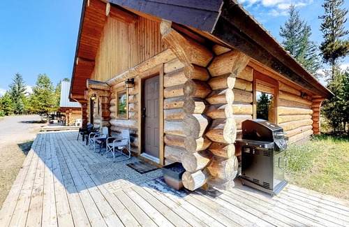 Lac Le Jeune House | Discover Lac Le Jeune #17: Pet & Child Friendly Retreat