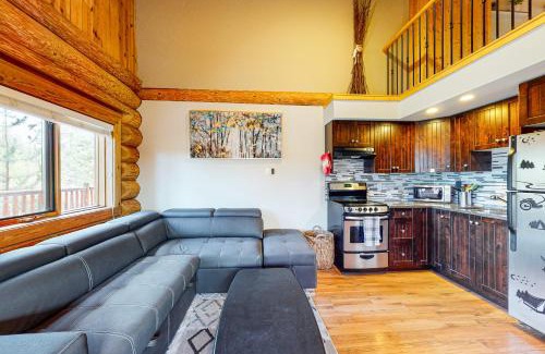 Lac Le Jeune House | Relax at Lac Le Jeune #4 - Pet & Child Friendly Retreat