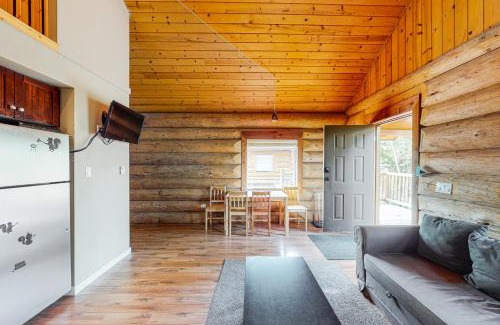 Lac Le Jeune House | Enjoy Nature at Lac Le Jeune, Cabin 29 and 30 Retreat