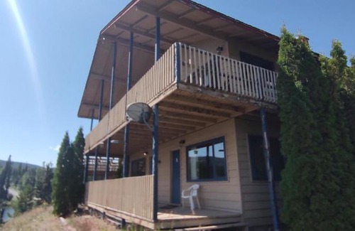 Lac Le Jeune Hotel | Pet-Friendly Retreat at Lac Le Jeune Nature Resort