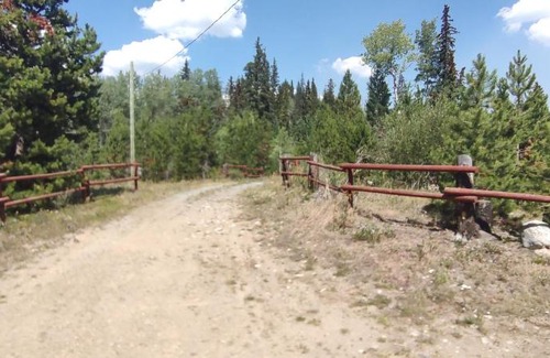 Lac Le Jeune Hotel | Pet-Friendly Retreat at Lac Le Jeune Nature Resort
