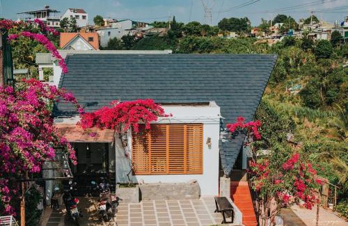 Gia Nghia Bed & Breakfast | Discover Laca Homestay: Pet-Friendly & Child-Friendly Retreat